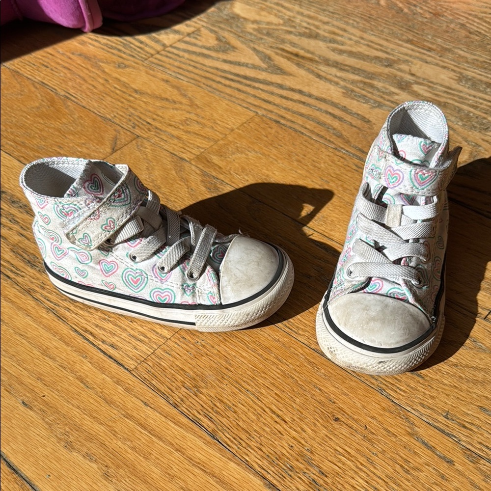 Converse Heart Pattern High-Top Sneakers toddler 7